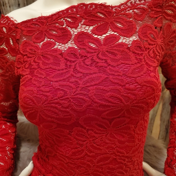 Red lace long sleeve Christmas party shirt - Picture 2 of 4